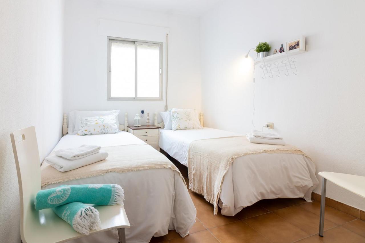 Sea & Wave Pedregalejo Beach Apartment Malaga Exterior photo